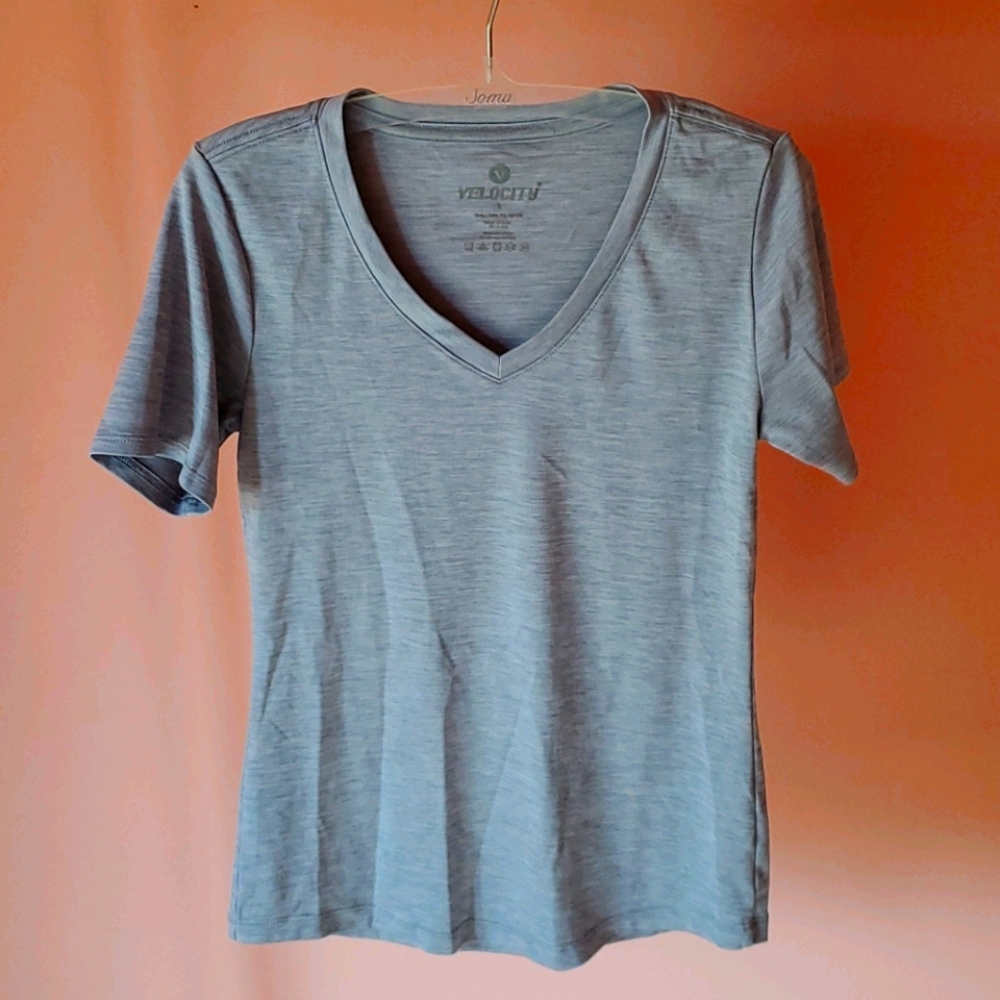 Athletic shirt